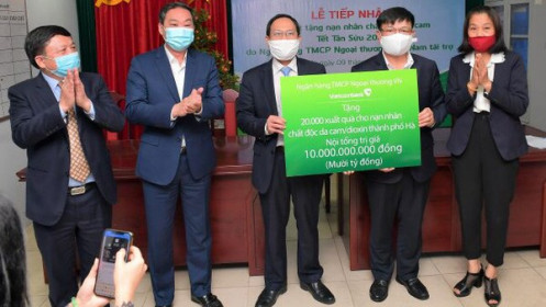 Vietcombank quà Tết cho 20.000 nạn nhân chất độc da cam/dioxin