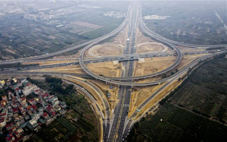 Gấp rút hoàn thiện các công trình giao thông trọng điểm của Hà Nội