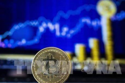 Bitcoin lần đầu tiên vượt ngưỡng 49.000 USD
