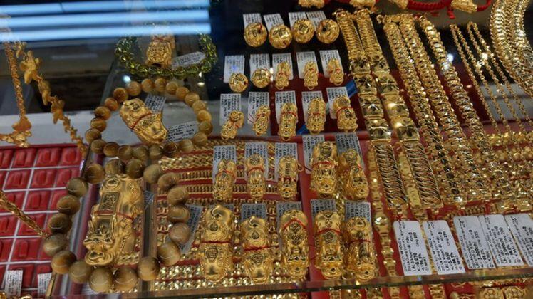 Trước ngày Thần Tài, trâu vàng 9999 tràn ngập thị trường