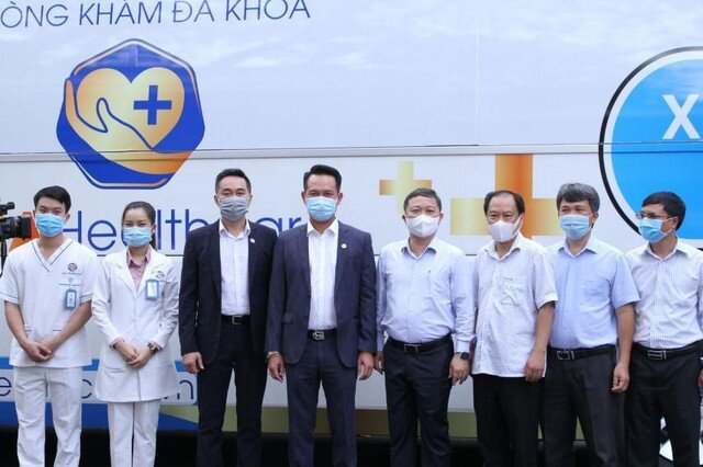 Hội Doanh nghiệp trẻ Việt Nam phối hợp TTC và DHA healthcare bàn giao xe khám, lấy mẫu xét nghiệm Covid-19 lưu động