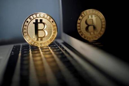 Bitcoin tiệm cận mức vốn hóa thị trường 1.000 tỷ USD bất chấp cảnh báo của giới phân tích