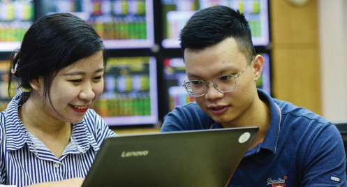 Giao dịch chứng khoán: Dòng tiền vẫn chực chờ giải ngân