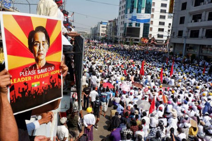Các nước phương Tây gia tăng áp lực ngăn quân đội Myanmar trấn áp biểu tình bạo lực