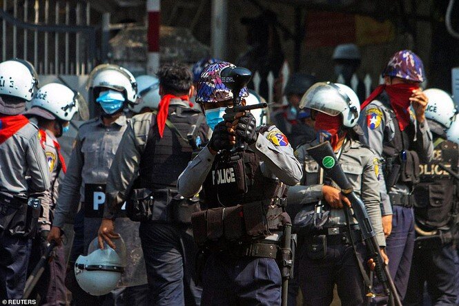 Reuters: 48 người thương vong khi cảnh sát Myanmar đụng độ người biểu tình
