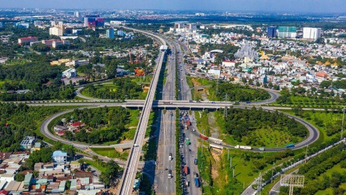 Kinh tế Việt Nam 2021: Vượt Covid-19, viết tiếp câu chuyện thành công