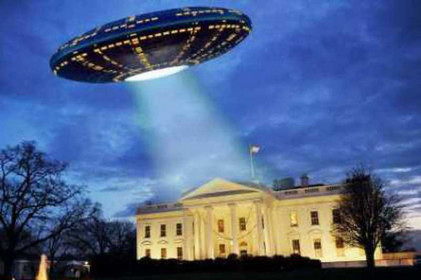Chính phủ Mỹ bị tố vì che giấu thông tin về UFO
