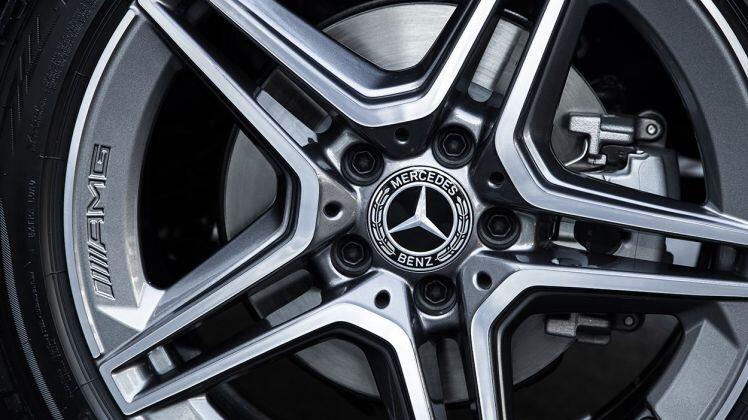 Mercedes Benz C180 AMG giá 1,499 tỷ đồng có gì?