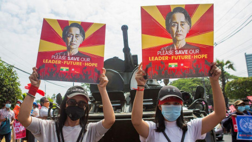 Bà Aung San Suu Kyi bác bỏ cáo buộc nhận tiền, vàng