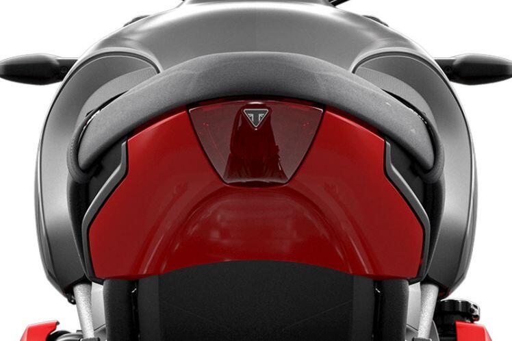 Cận cảnh Triumph Trident 660 2021: Giá gần 250 triệu đồng, so kè với Honda CB650R