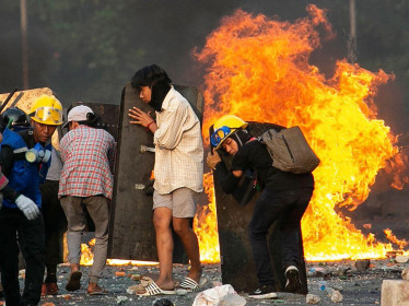 Myanmar chật vật giữa 'khủng hoảng kép'