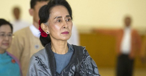 Bà Suu Kyi bị cáo buộc nhận hối lộ 550.000 USD