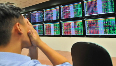 VN-Index vọt lên đỉnh, tràn đầy tâm lý hồ nghi, dự báo 'trượt dốc'