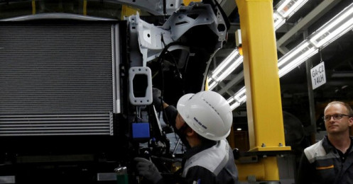 Reuters: Foxconn muốn mua lại dây chuyền sản xuất xe điện, VinFast từ chối