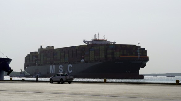Cảng Cái Mép - Thị Vải: Tàu hàng xếp dỡ kỷ lục 15.000 container