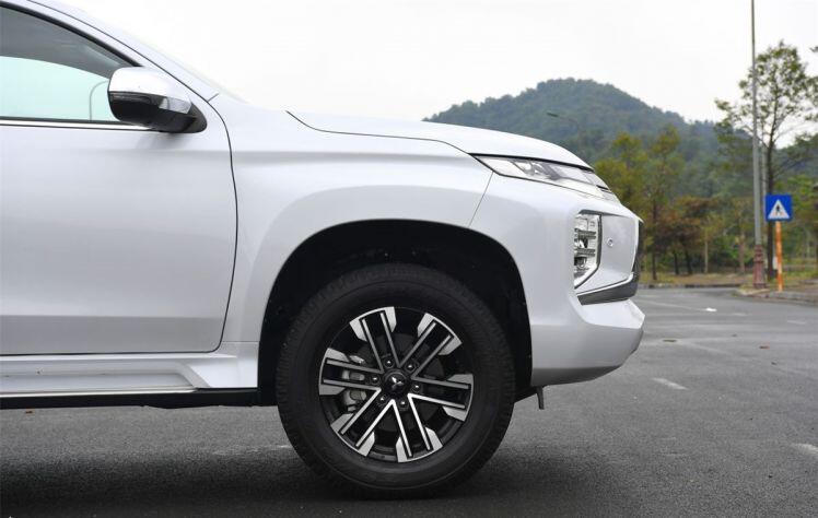 Đánh giá Mitsubishi Pajero Sport 2020, đối thủ của Toyota Fortuner, Hyundai Santa Fe