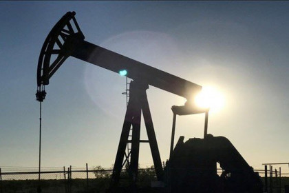 Giá dầu thế giới giảm khoảng 6% phiên 23/3 do lo ngại dư cung