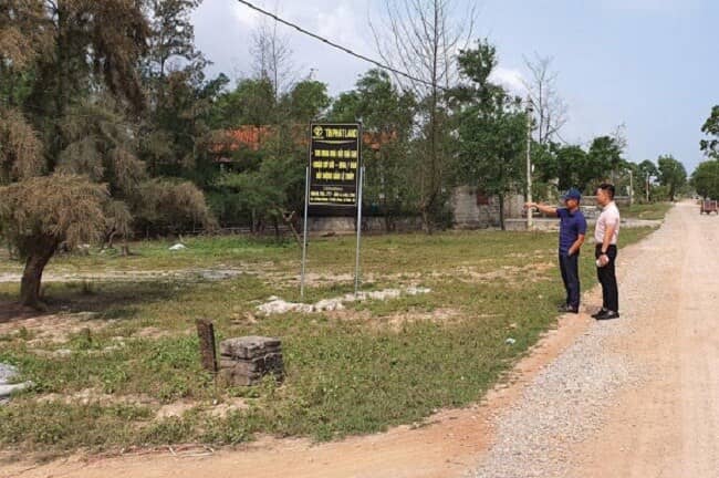 Sốt đất dựng đứng từ Bắc vào Nam: Ai hưởng lợi?