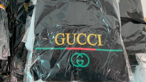Thu giữ hàng nghìn sản phẩm giả nhãn hiệu Gucci, Nike, LV