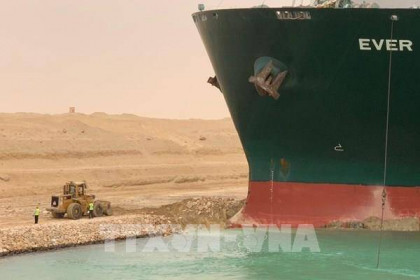 Ai Cập cung cấp thêm thông tin nguyên nhân vụ tàu mắc cạn ở kênh đào Suez