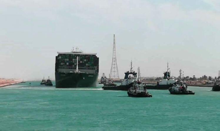 Kênh Suez chính thức hoạt động trở lại