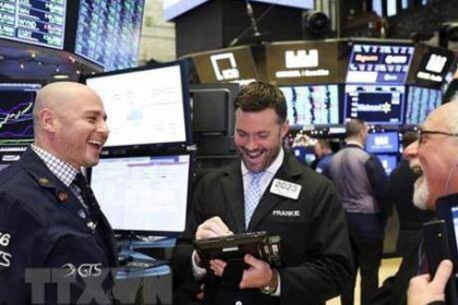 Chứng khoán Mỹ: Chỉ số S&P 500 lần đầu khép phiên trên mốc 4.000 điểm