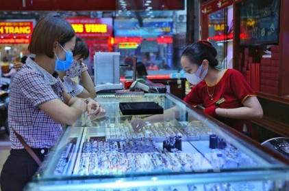 Giá vàng tăng tiếp 200 nghìn đồng/lượng