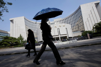 PBOC cảnh báo rủi ro tài chính, tiềm ẩn các vụ vỡ nợ