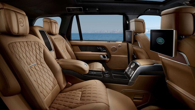 Range Rover SVAutobiography Ultimate Edition có giá từ khoảng 4,4 tỷ đồng