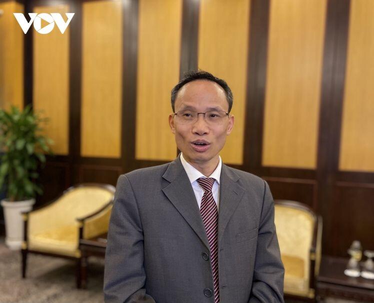 Chứng khoán hút dòng tiền: Tiềm ẩn rủi ro cho thị trường?