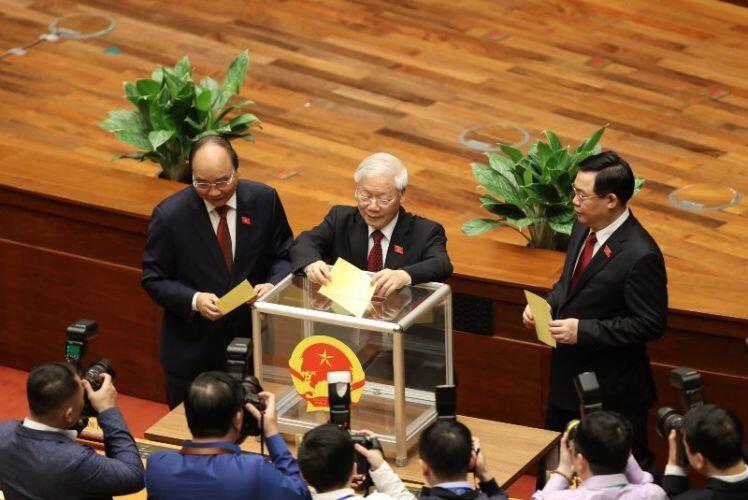 Thủ tướng Nguyễn Xuân Phúc đắc cử Chủ tịch nước, tuyên thệ nhậm chức