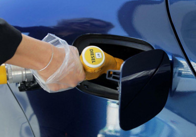Giá xăng dầu hôm nay 7.4.2021: Nhích nhẹ chờ nắng lên