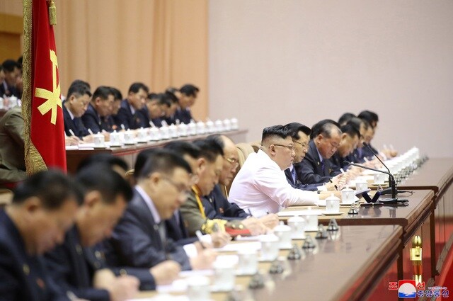 Ông Kim Jong-un: Triều Tiên đang đối mặt "tình hình tồi tệ nhất"