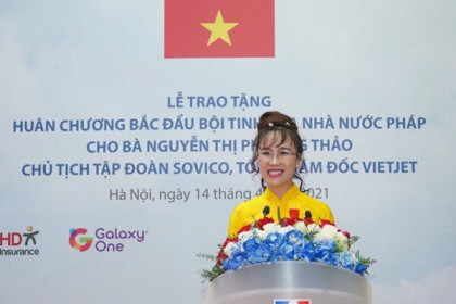 CEO Vietjet Nguyễn Thị Phương Thảo nhận Huân chương Bắc đẩu bội tinh của Nhà nước Pháp trao tặng