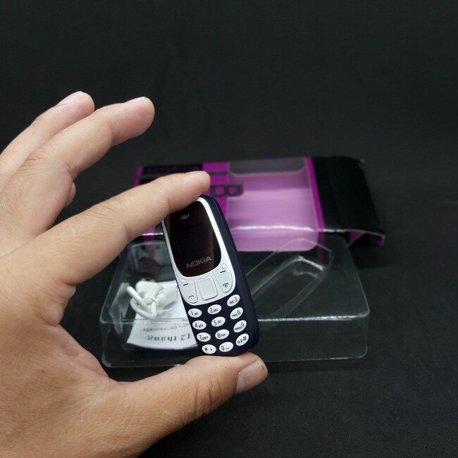 Điện thoại 2 sim nhỏ bằng chiếc bật lửa, giá chưa tới 200 nghìn hút khách mua