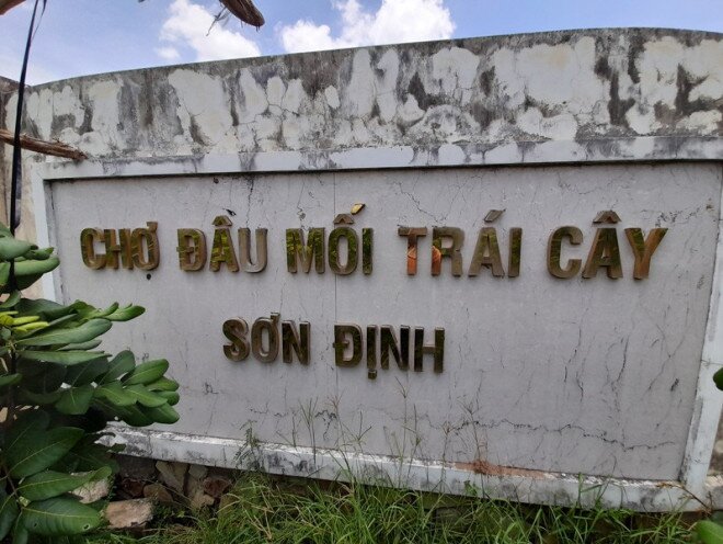Chợ đầu mối hoành tráng bỏ hoang, tốn 3 triệu/tháng canh giữ