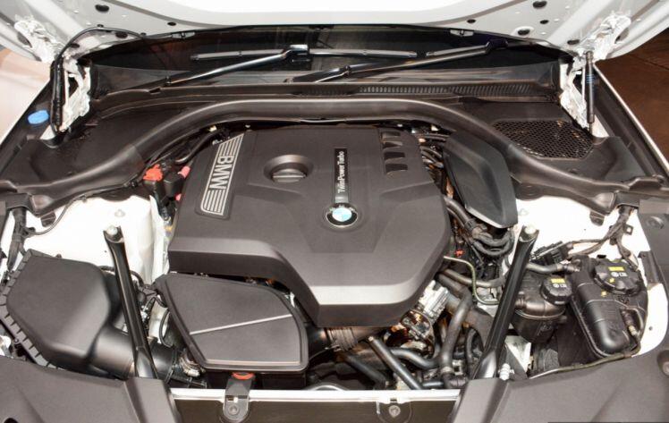 BMW 5 Series LCI 2021 giá từ 2,5 tỷ đồng có gì?
