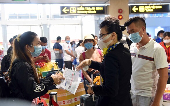 Kẹt cứng ở sân bay Tân Sơn Nhất: Tổ chức, điều hành quá kém!