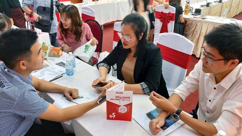 Lợi ích gian hàng Việt trực tuyến: “Cửa thoát hiểm” cho hàng Việt