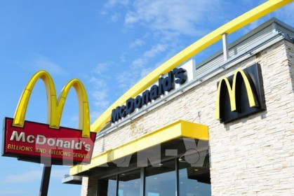 McDonald’s đóng hàng trăm cửa hàng nằm trong chuỗi siêu thị Walmart