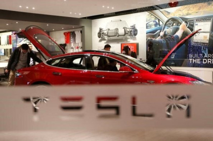 Tesla hứng chịu làn sóng chỉ trích tại Trung Quốc