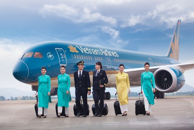 Thua lỗ khủng, lương của lãnh đạo Vietnam Airlines là bao nhiêu?
