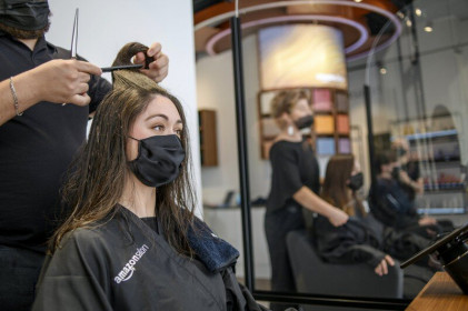 Tiệm cắt tóc của Amazon: Toàn ứng dụng công nghệ cao ai cũng muốn thử