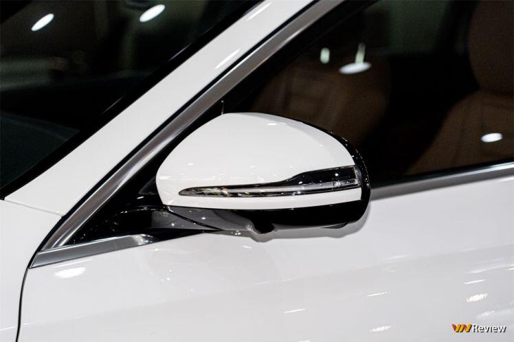Cận cảnh Mercedes-Benz E 300 AMG: diện mạo mới, giá gần 3 tỷ đồng