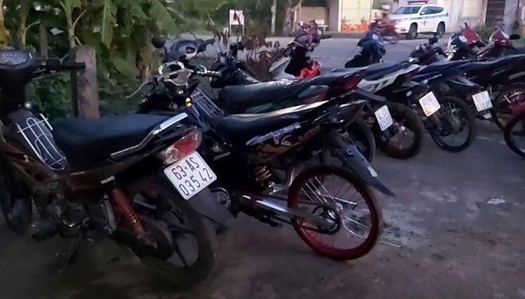 Bắt giữ hàng chục “quái xế” tụ tập đua xe trên Quốc lộ 50 ở Tiền Giang