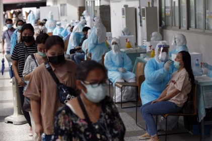 Thái Lan: Hơn 2.000 ca mắc COVID-19, số người chết trong ngày tăng kỷ lục