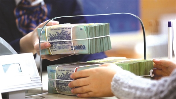 Ngân hàng và áp lực kênh dẫn tiền
