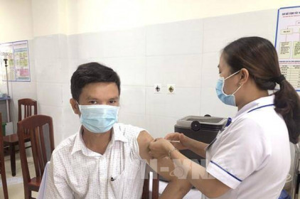 Tai biến sau tiêm vaccine COVID-19: Đừng quá hoang mang