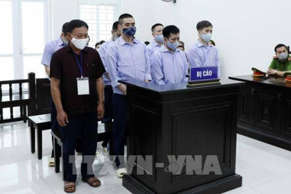 Bốn cựu thanh tra giao thông bảo kê logo “xe vua” ở Hà Nội phải ra hầu tòa