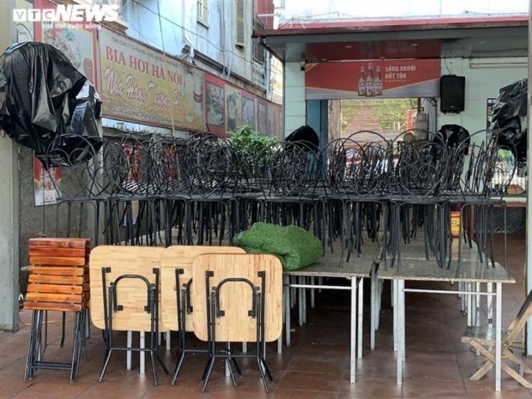 Loạt quán bia lớn ở Hà Nội 'vườn không nhà trống' giữa mùa hốt bạc